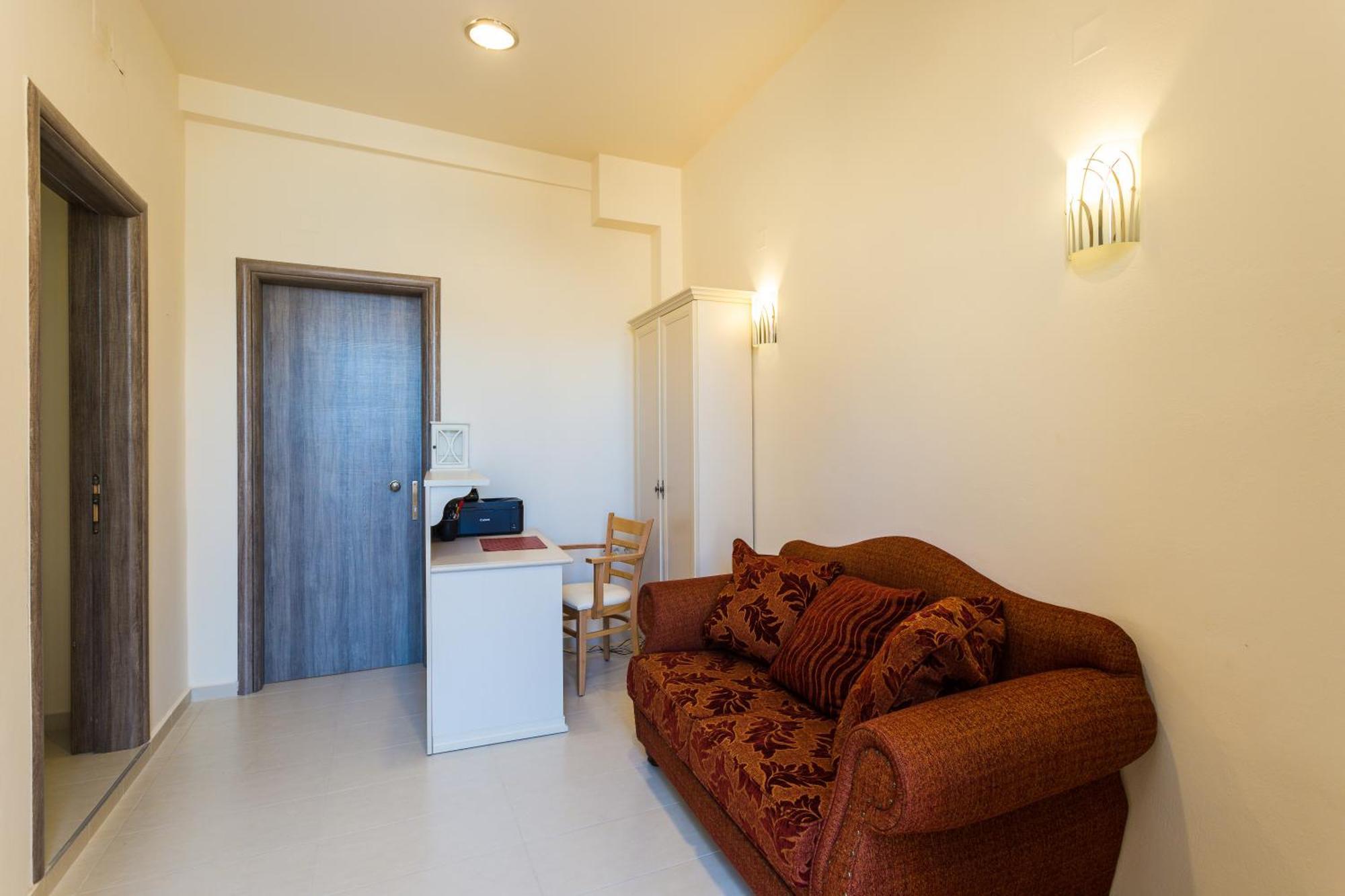 Polyxenia Suites 레팀노 외부 사진