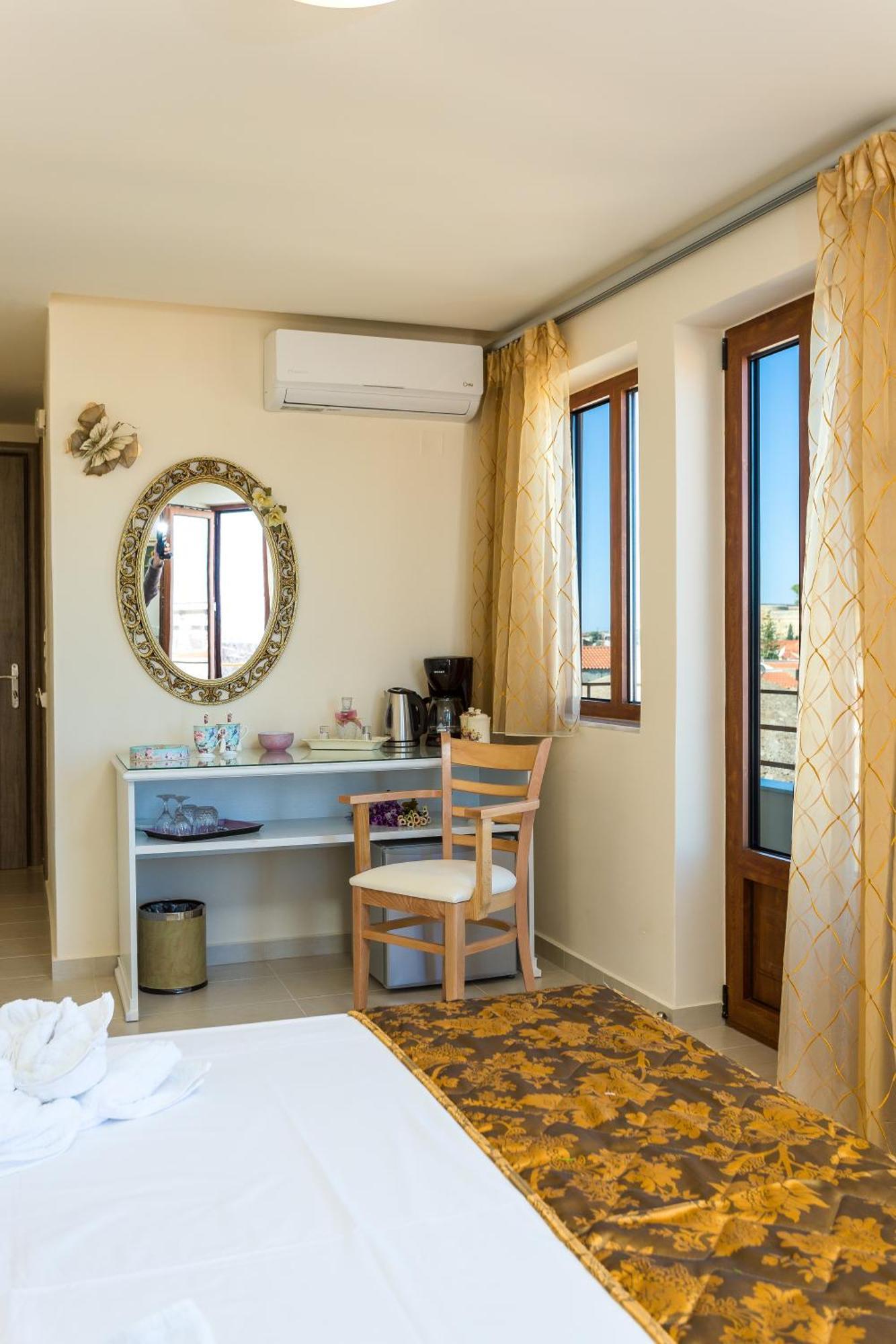 Polyxenia Suites 레팀노 외부 사진