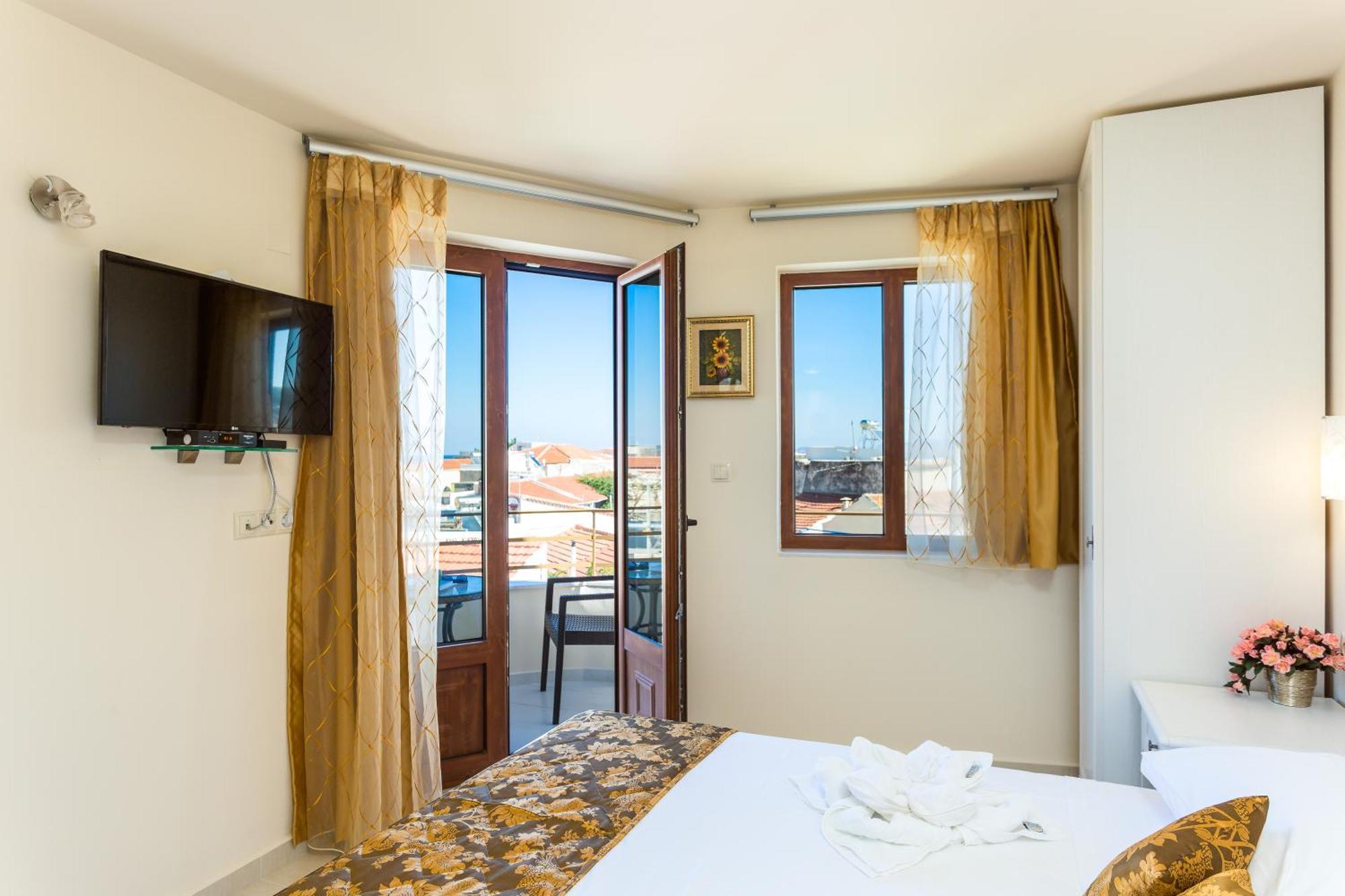 Polyxenia Suites 레팀노 외부 사진