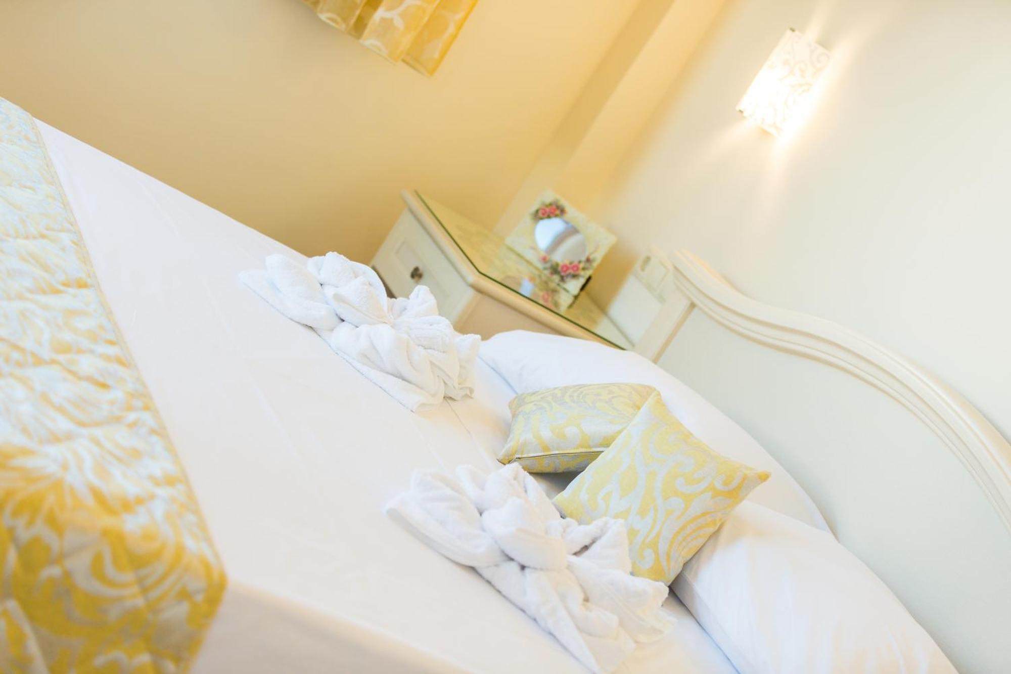 Polyxenia Suites 레팀노 외부 사진